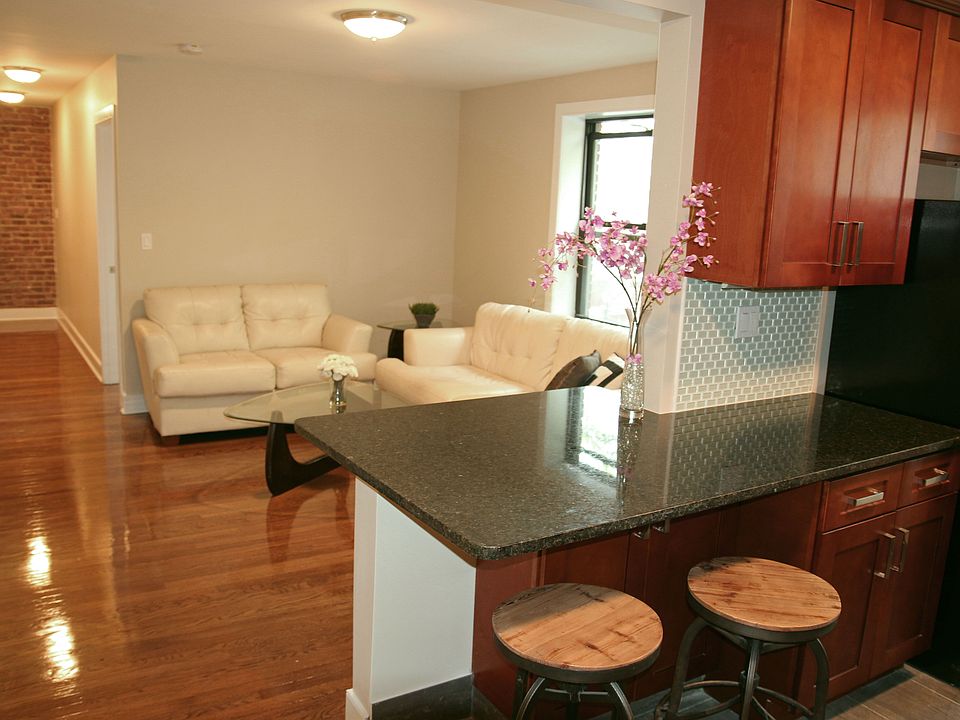 1st image of 2032 31st St APT D4