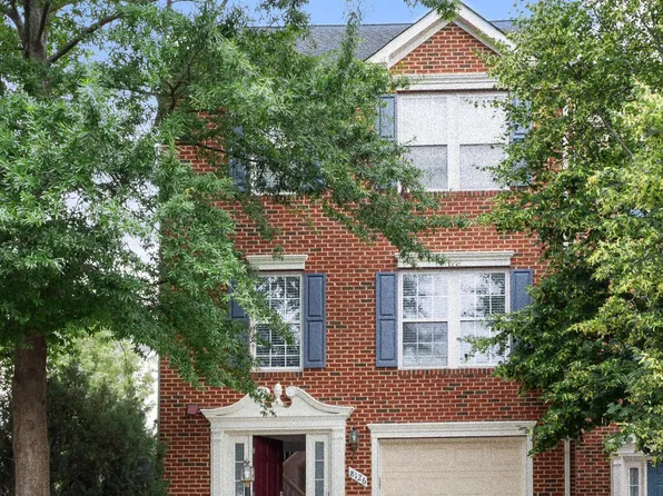 8126 Horseshoe Cottage Cir, Lorton, VA 22079