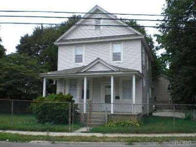55 E 11th St, Huntington Station, NY, 11746
