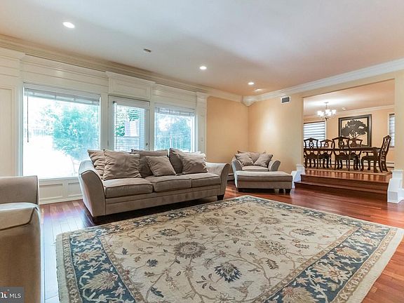 4th image of 7612 Seminole Ave