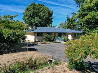 20 Allen Ln, Talent, OR 97540