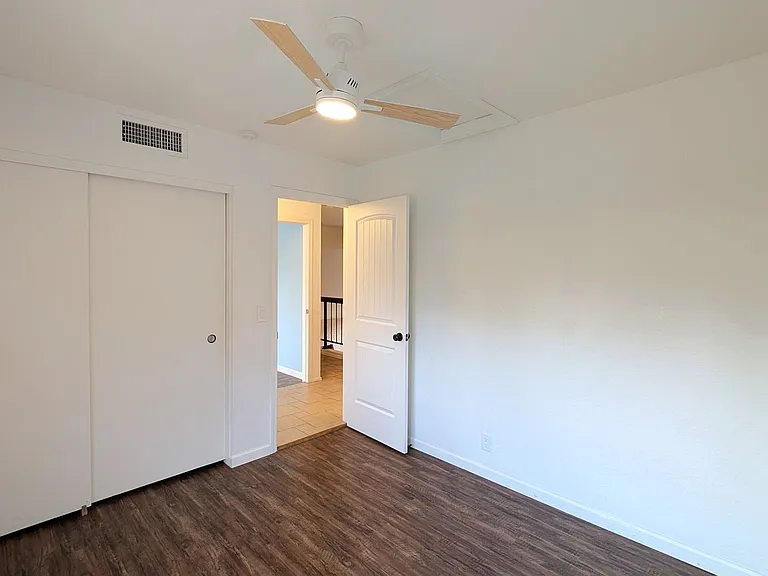 2363 W Hemlock Ct — Photo 29
