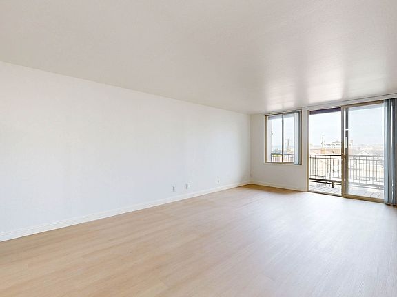 2nd image of 3770 24th St APT 206