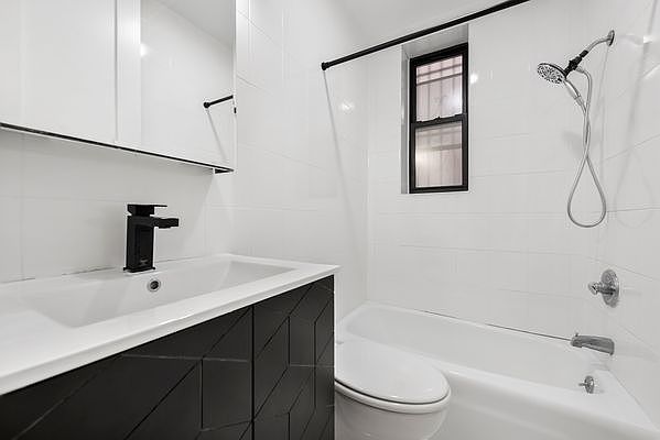 1st image of 419 16th St APT 1C