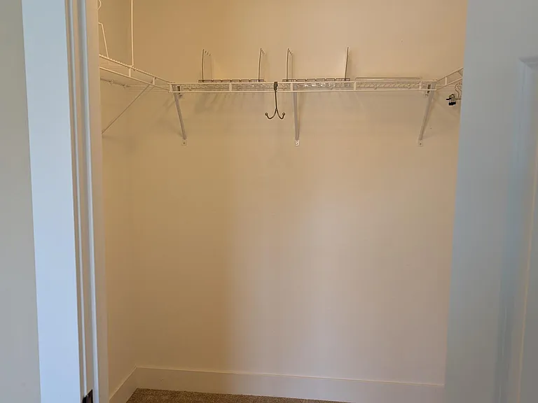 S15W22189 Overlook Ct — Photo 11