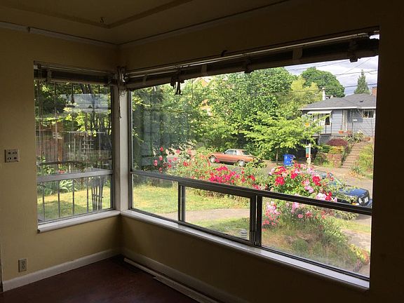 Living Room looking out to the Front Yard
