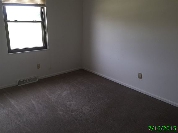 5th image of 398 E Lincoln Trail Blvd