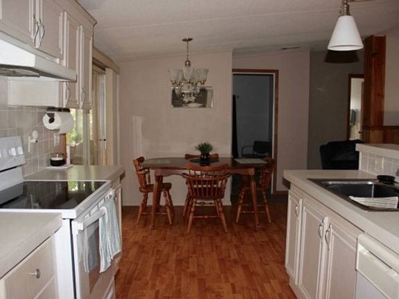 3rd image of 127 Winterdale Dr