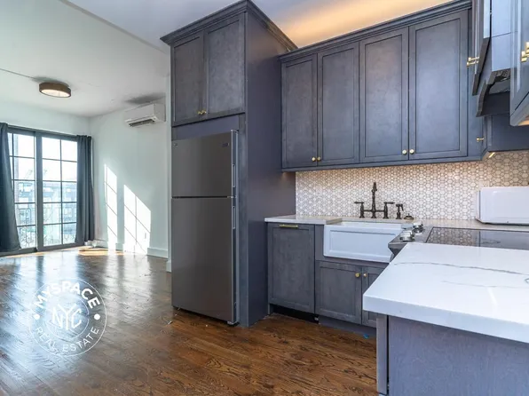 187 Kent Ave #207, Brooklyn, NY 11249