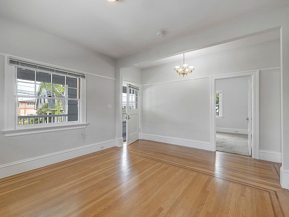 4th image of 1221 Laguna Ave