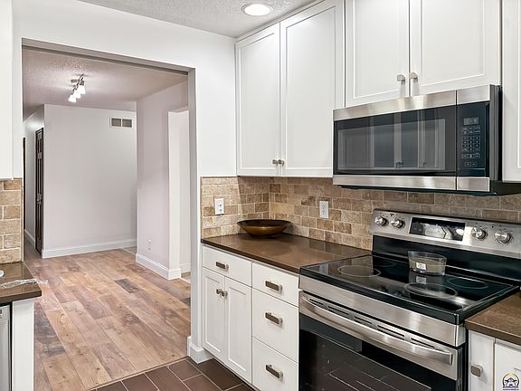 3rd image of 1701 Luther St