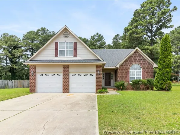 107 Hollow Ln, Raeford, NC 28376