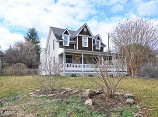 32 Main St, Round Hill, VA