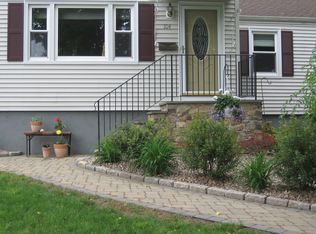 104 Cloverdale Cir, Wethersfield, CT 06109