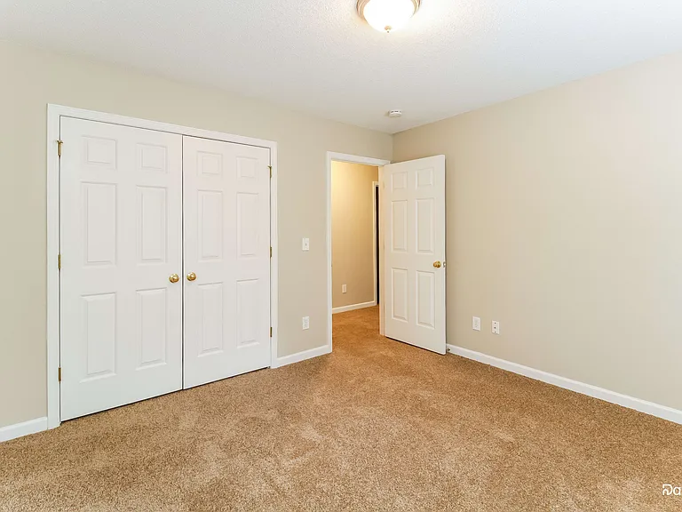 9 Loxwood Ct — Photo 7