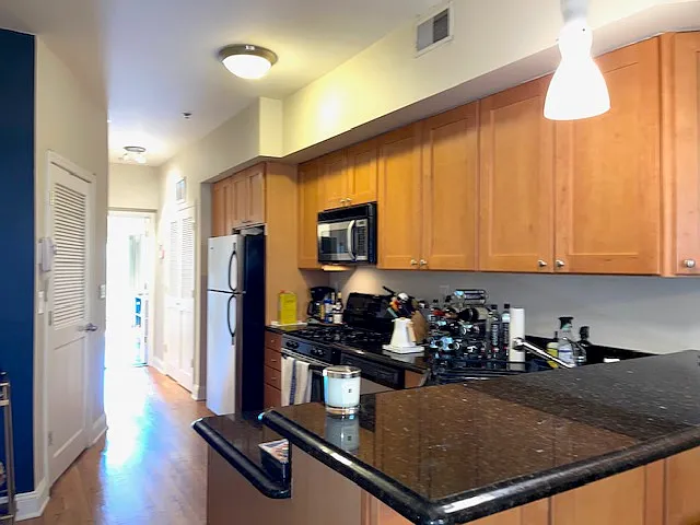 416 Monroe St #1R — Photo 5