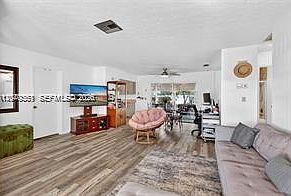 4th image of 1261 SE Mendavia Ave