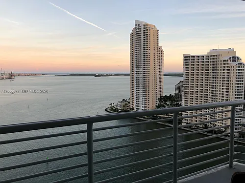 325 Biscayne Blvd #2523 Photo 1