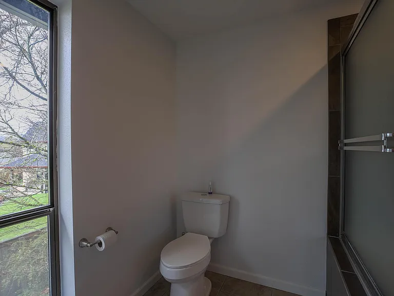 1555 SW Gilson Ct — Photo 24