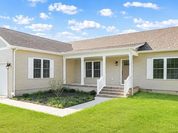 37348 Doubloon Dr, Greenbackville, VA 23356