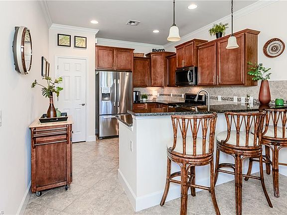 2nd image of 7591 Jacaranda LN