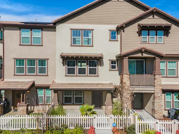 557 Grapefruit Ln, Fillmore, CA 93015