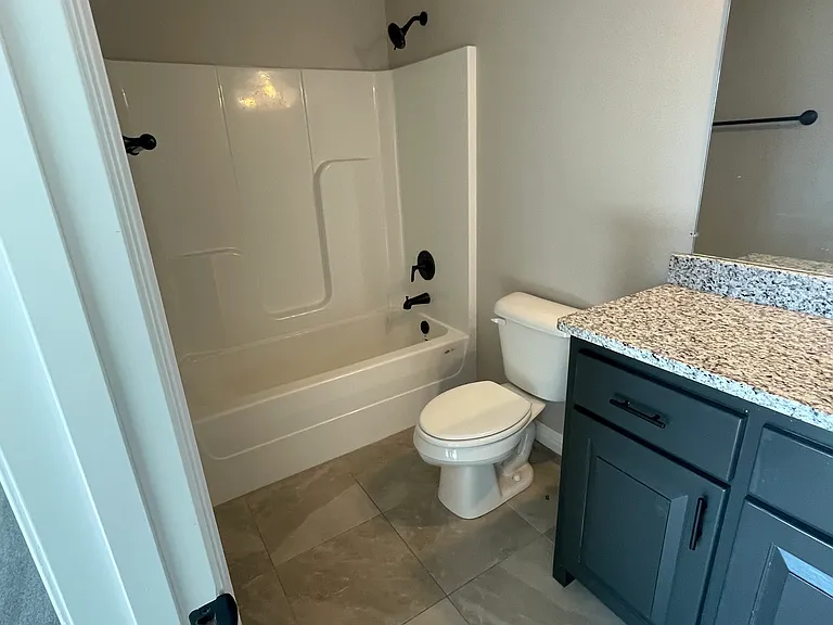 1117 Sheldon Dr #D — Photo 7