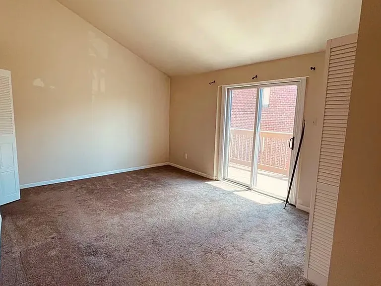 2604 Parrish St #B — Photo 8