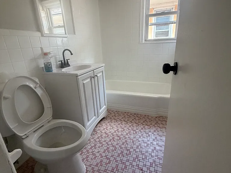 919 Chandler Ave #2R — Photo 10