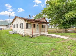 308 Railroad Ave, Rocky Top, TN 37769