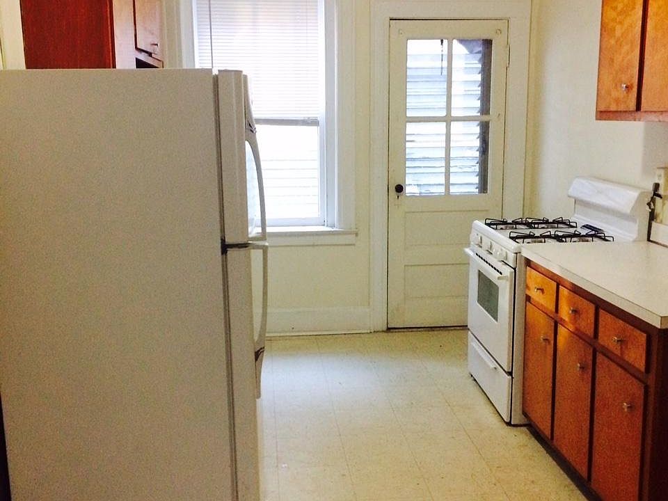 2nd image of 287 Norton St #B9
