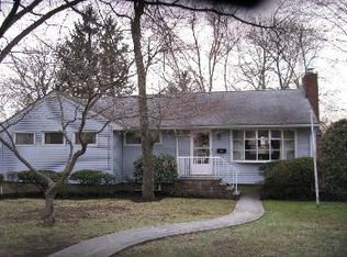19 Mitchell Ave, West Caldwell, NJ 07006