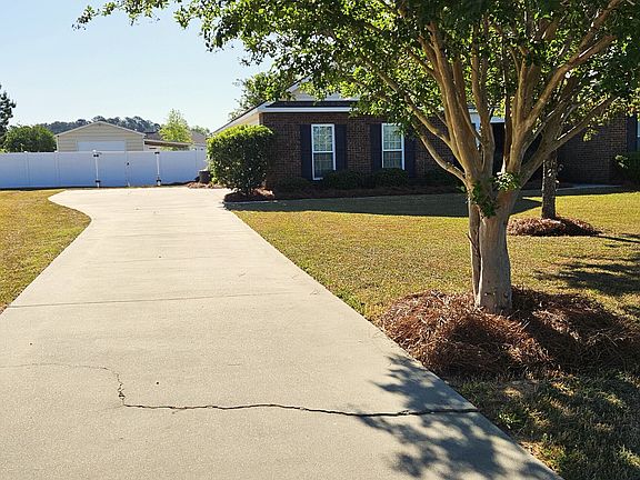 4th image of 100 Wedgefield Way