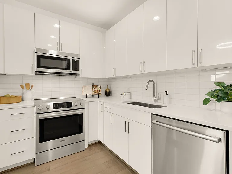 1500 Pennsylvania Ave SE #305 — Photo 9