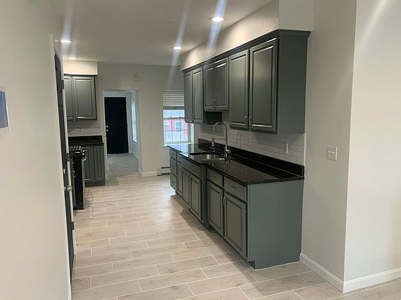 4th image of 48 Union St #2