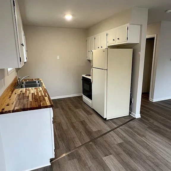 50 Briarwood Ln #4 — Photo 2