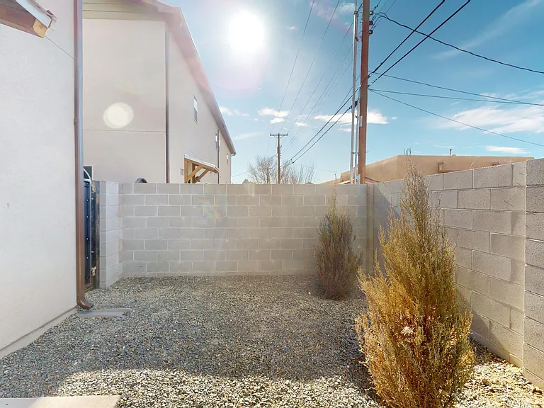 2 Bed Contemporary Town Homes in Fantastic North Valley Community — Photo 38