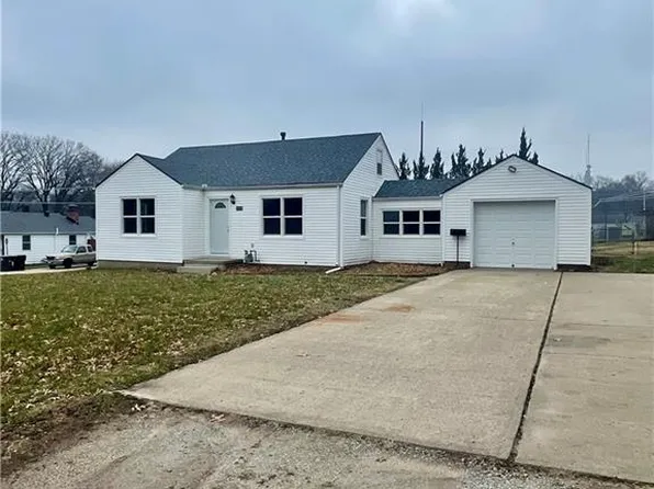 10705 E 34th St S, Independence, MO 64052