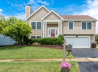 342 Basswood Ct, Bartlett, IL 60103