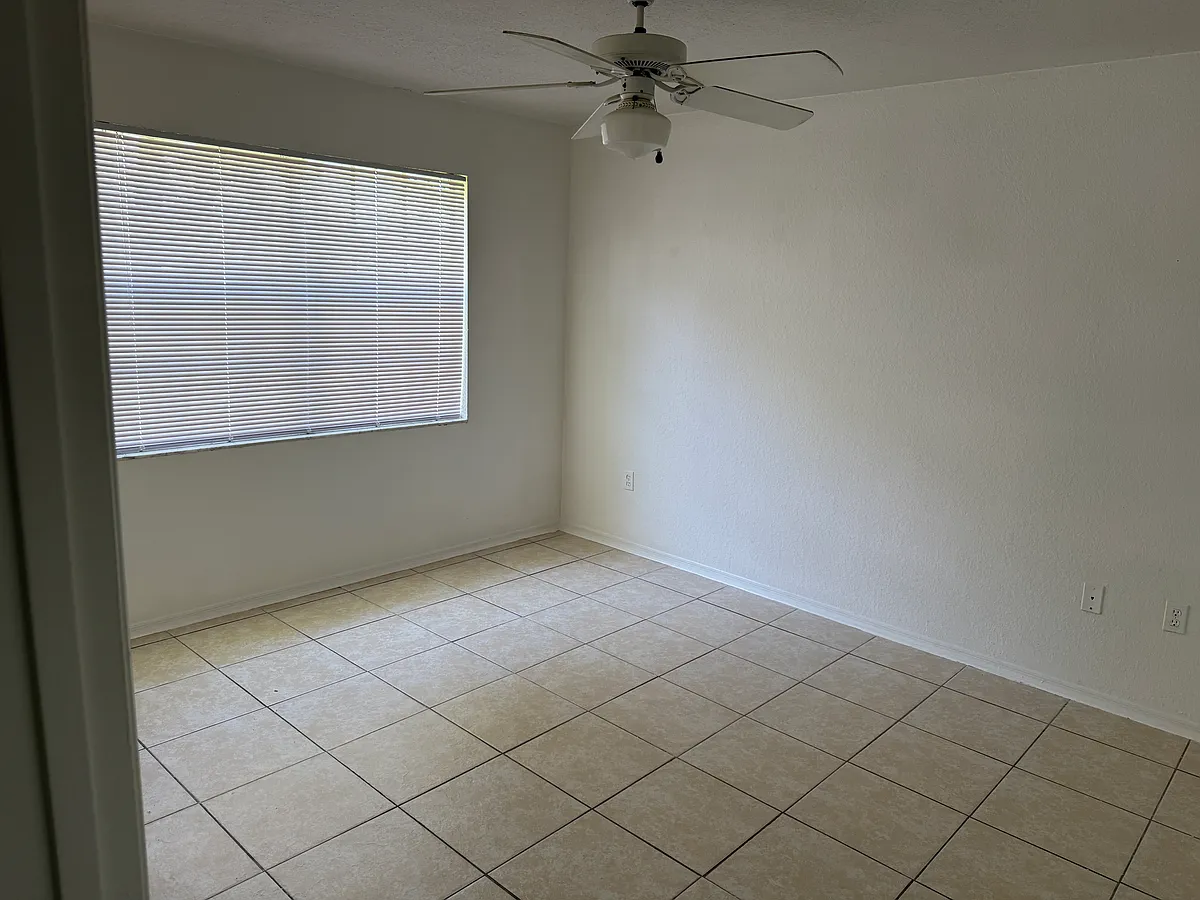 Building Photo - 13953 Fairway Island Dr #613