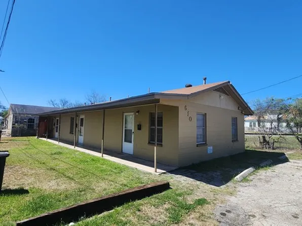 610 Ruiz St APT 2, San Antonio, TX 78207