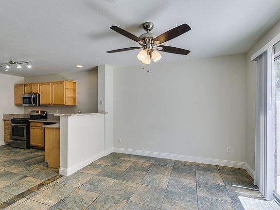 5th image of 200 Luninborg St