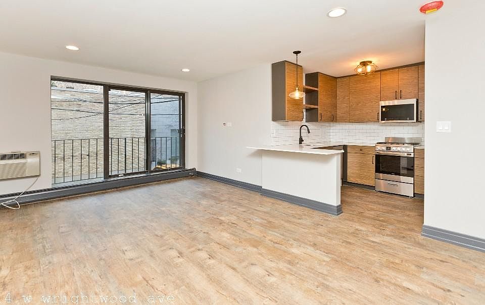 1st image of 514 W Wrightwood Ave #1814