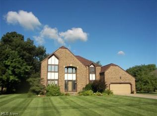 1070 Sand Run Rd, Akron, OH 44313