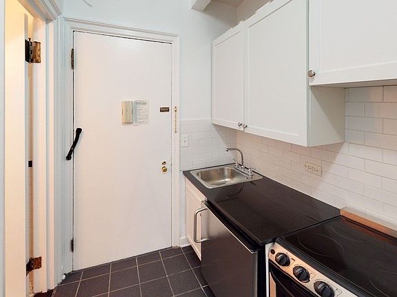3rd image of 310 E 44th St APT 507