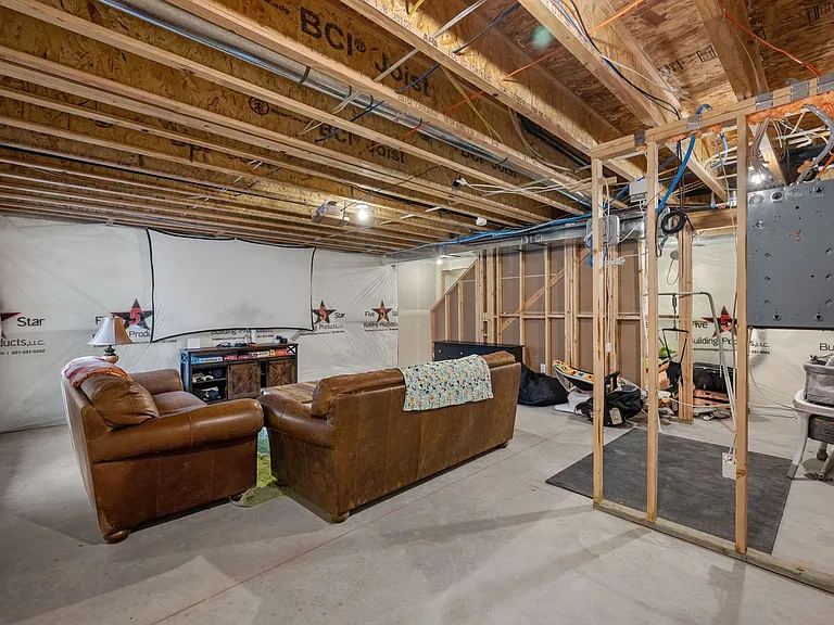 988 W Broadleaf Dr — Photo 26