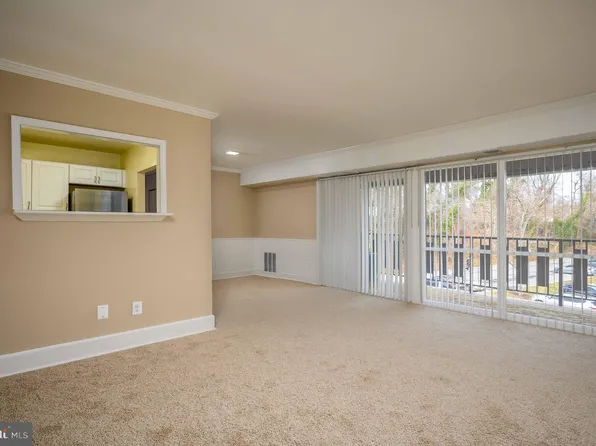 3132 Brinkley Rd APT 304, Temple Hills, MD 20748