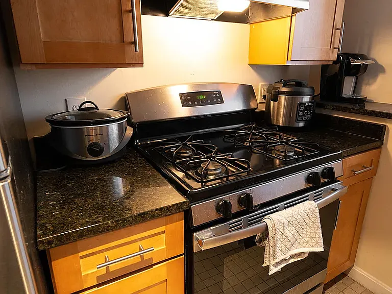 2 Hingham St #8B — Photo 19