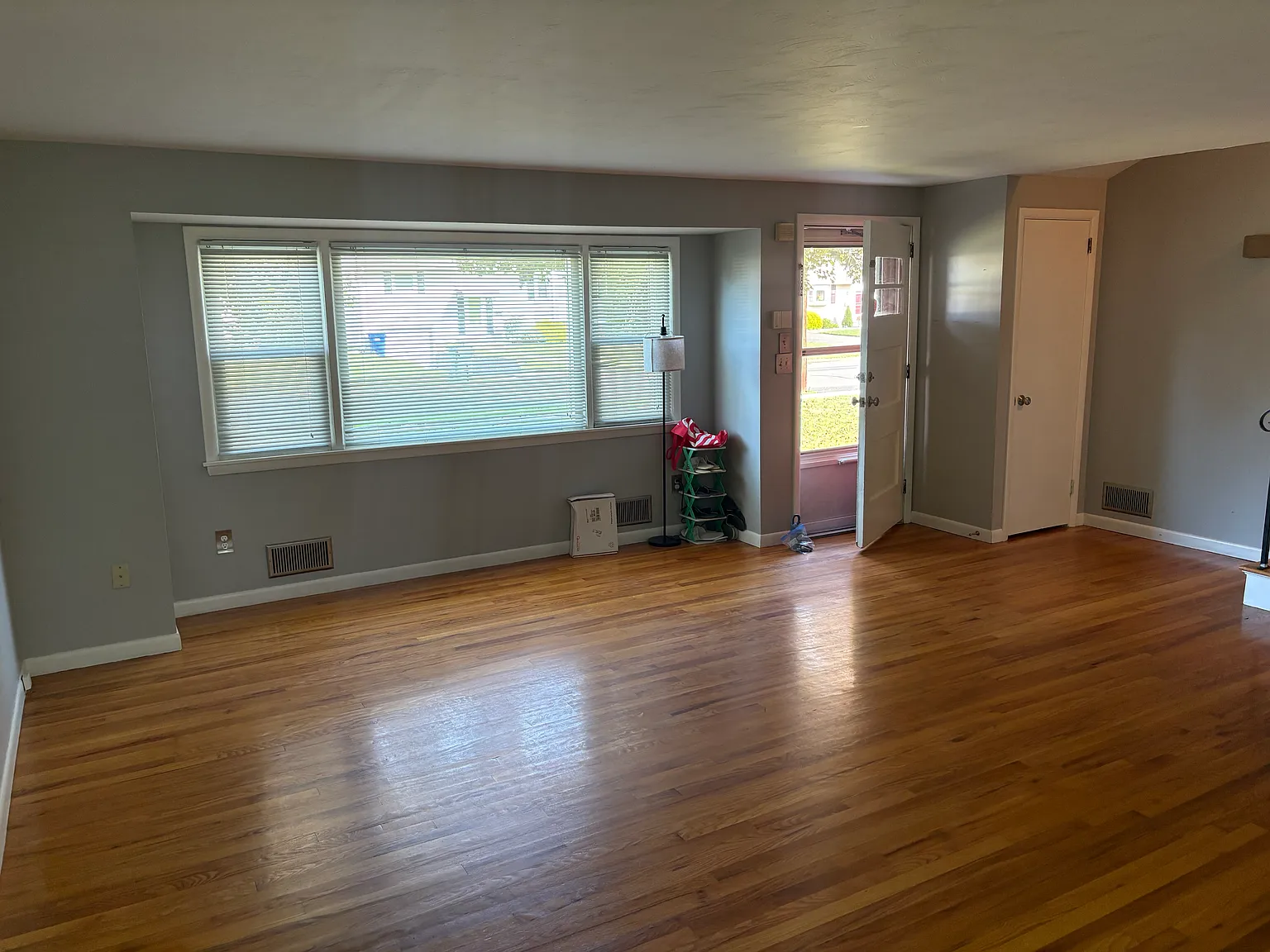 3 bed, 2.5 bath, 1434 sqft, $3,500 — Photo 3