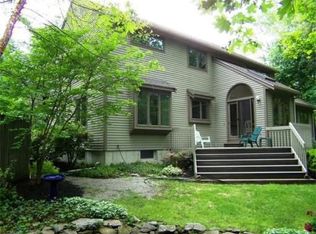 27 Bannister Rd, Andover, MA 01810